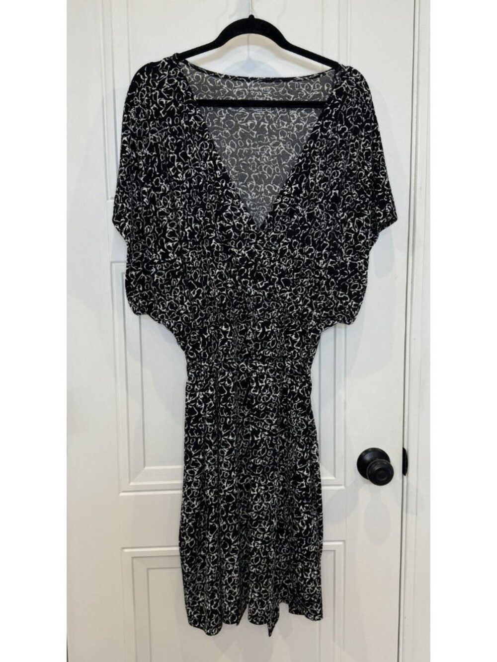 Nine West Faux Wrap Surplice V-Neck Midi Dress Black & White Abstract Print EUC